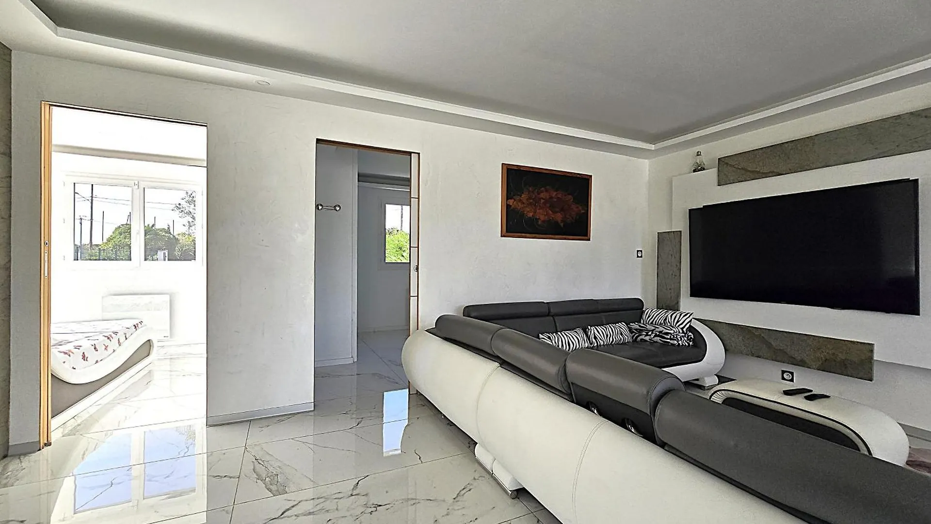 Villa Sapiac: Modern Italian-Inspired Retreat with Private Pool Montauban France