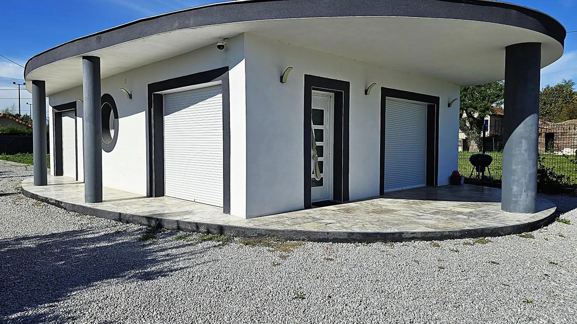 Villa Sapiac: Modern Italian-Inspired Retreat with Private Pool Montauban France